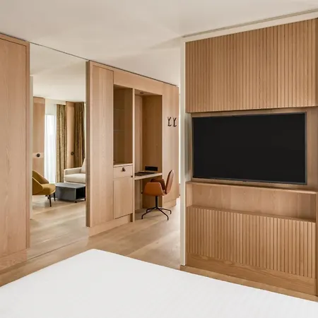 Marriott West Otel 4*