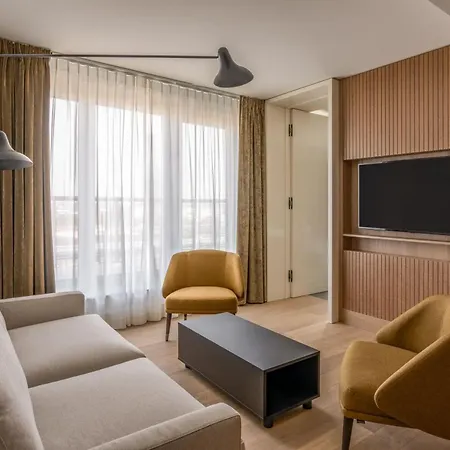 Marriott West