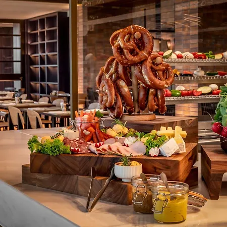 호텔 Marriott West
