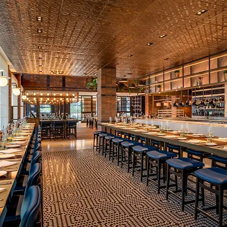 Marriott West Hotel 5*