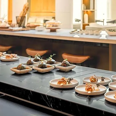מלון Marriott West 5*