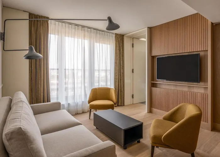 Marriott West