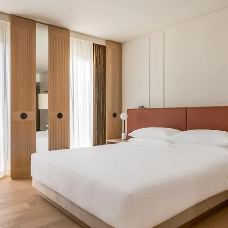 Marriott West מלון 4*