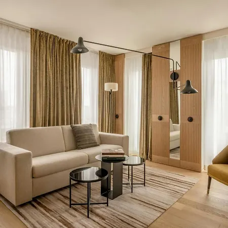 מלון Marriott West